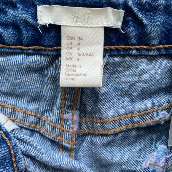 H&M Embroidered Bug Cheeky Jean Shorts - Picture 4 of 5